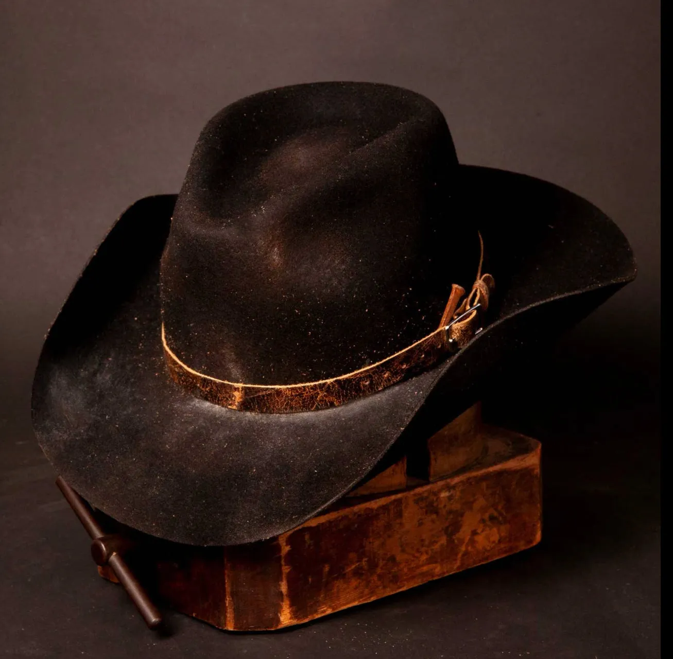 Clint Black Distressed Felt Cowboy Hat